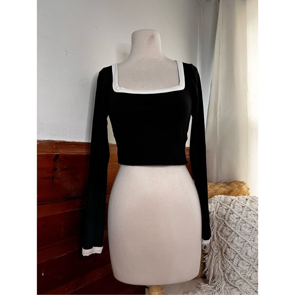 Black and White Long Sleeve Crop Top